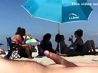 Priceless Reaction Of Women To A Guy Cumming With No Hands